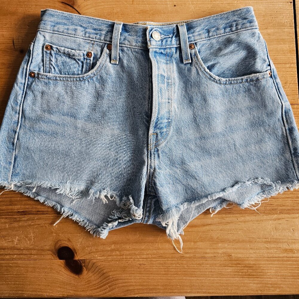 Levi Strauss & Co 501 Jean Shorts, Size 27